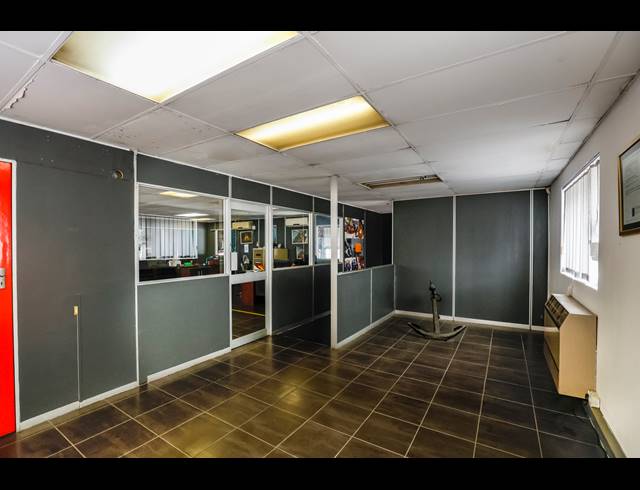2,575M² WAREHOUSE FOR SALE IN WENTWORTH
